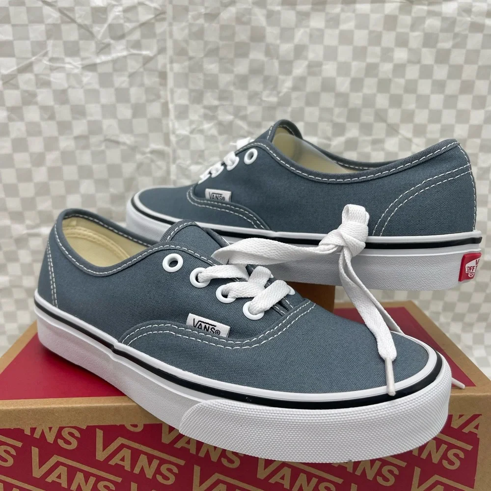 Vans Men’s Authentic
Color Theory Stormy Weather
VN000EGARV2 Sneakers - Picture 7 of 16